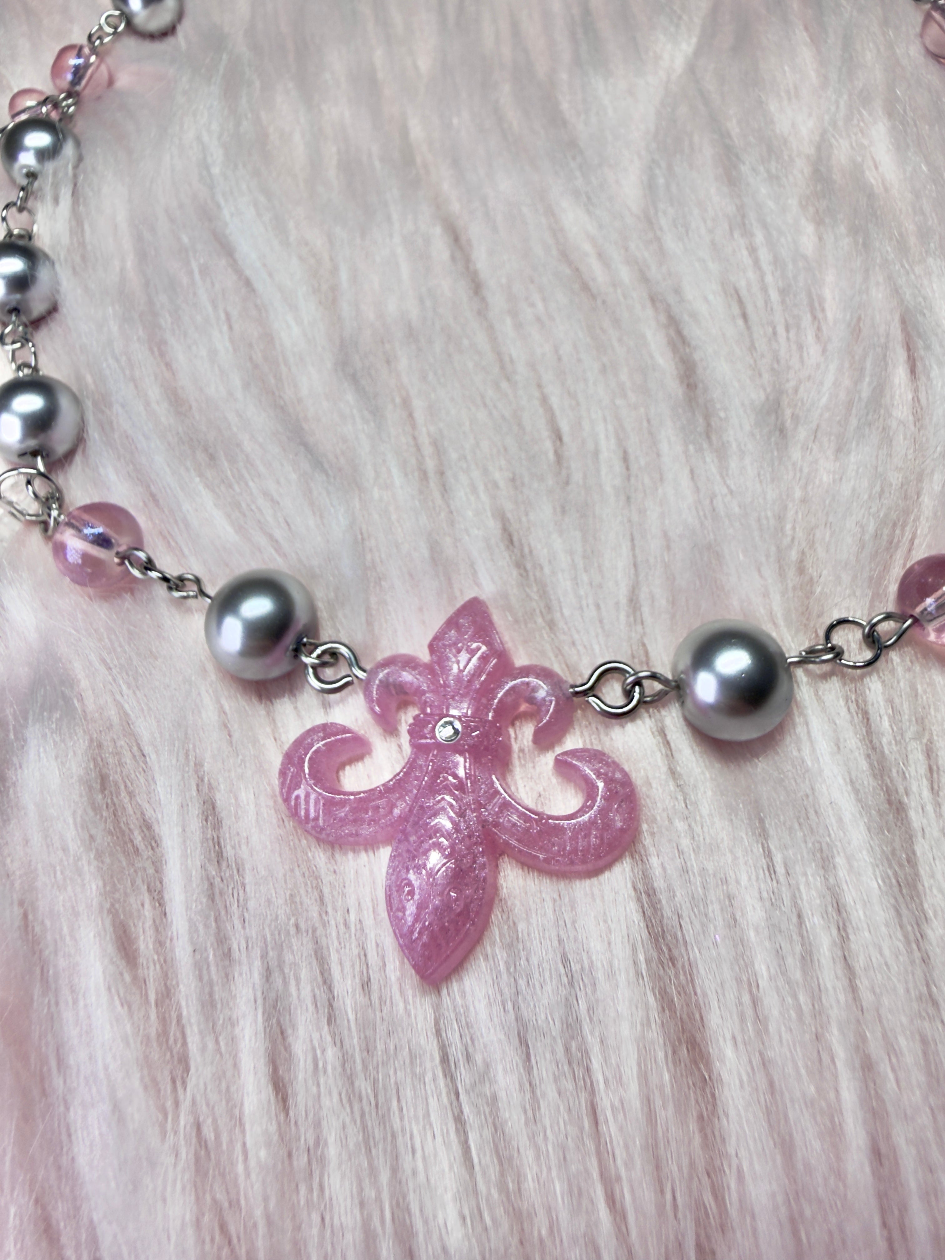 SILVER GOYLE ♡ french flower necklace