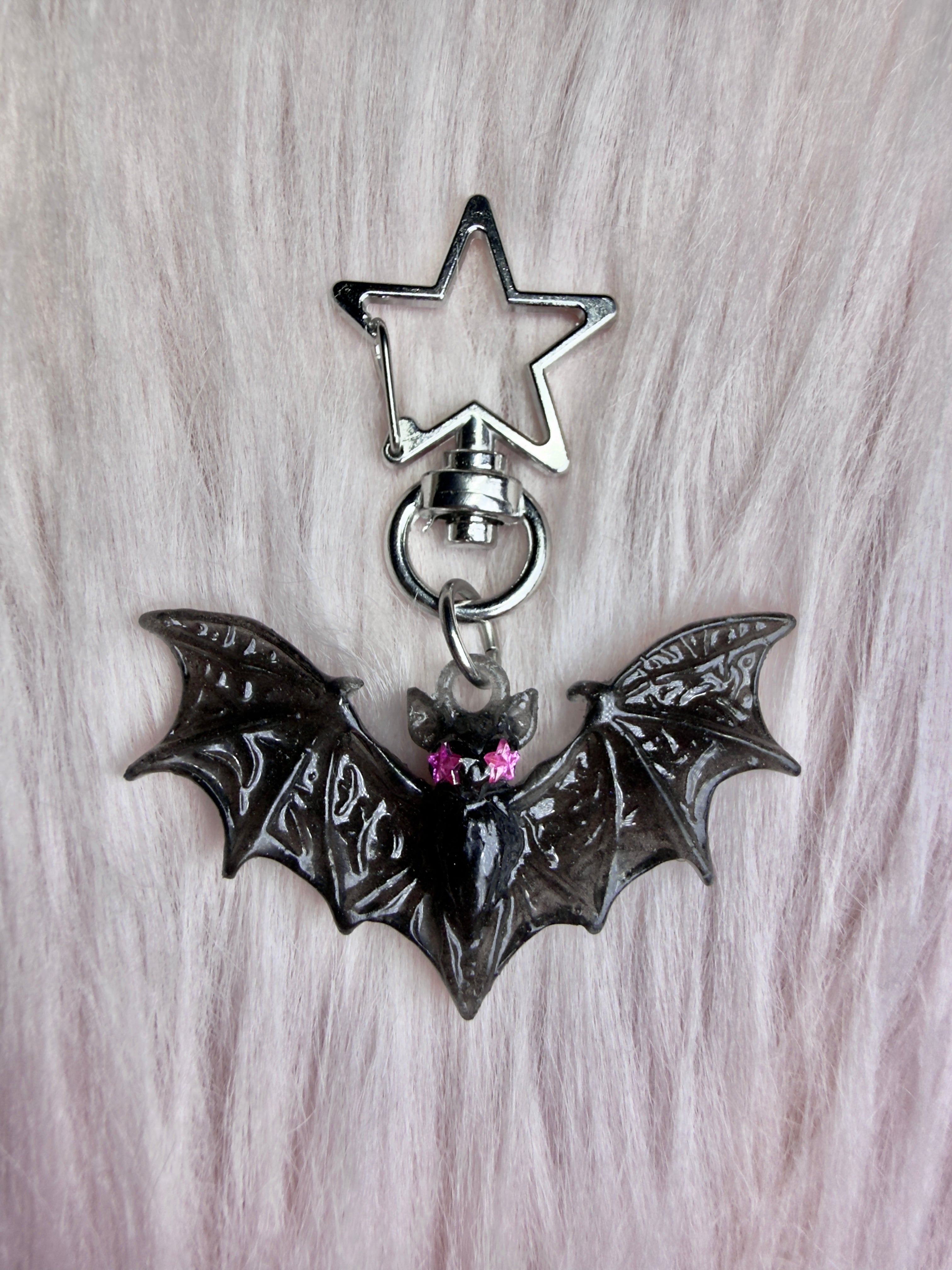 DRACULAURA ♡ bat charm